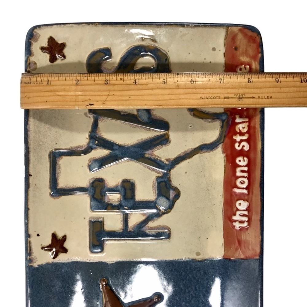 LAREDO Home Studio Texas The Lone Star State Plate Rustic Hand Painted & Glazed - Picture 5 of 6